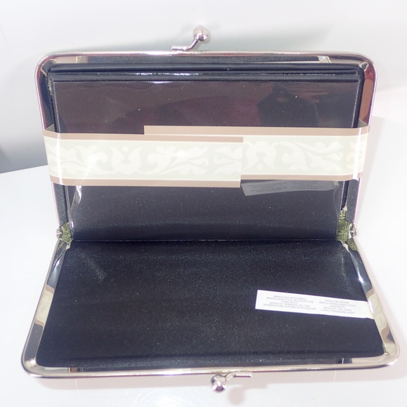 Lila Grace Photo Clutch Wallet NEW Green Holds 16 4 x 6" in Pictures - Picture 6 of 6